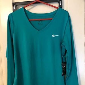 Nike dri fit long sleeve performance shirt